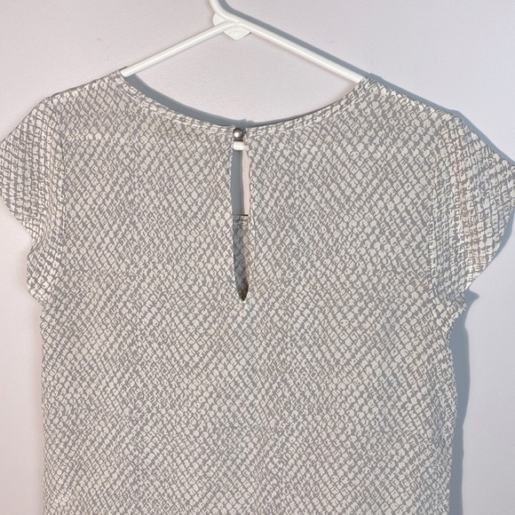 Cynthia Rowley 100% silk Gray Patterned Women's Top size small - Picture 5 of 10